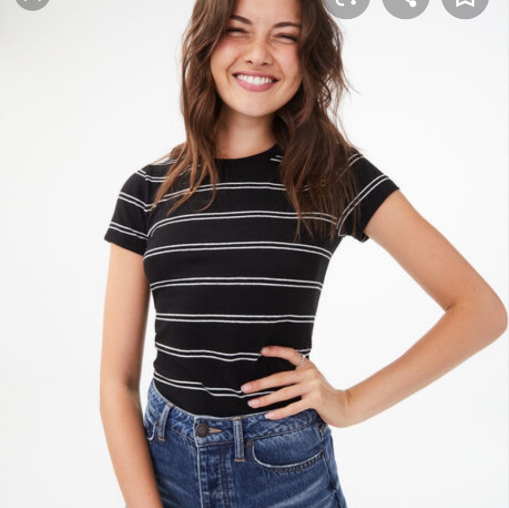 2 AEROPOSTALE TEE-SHIRTS !!